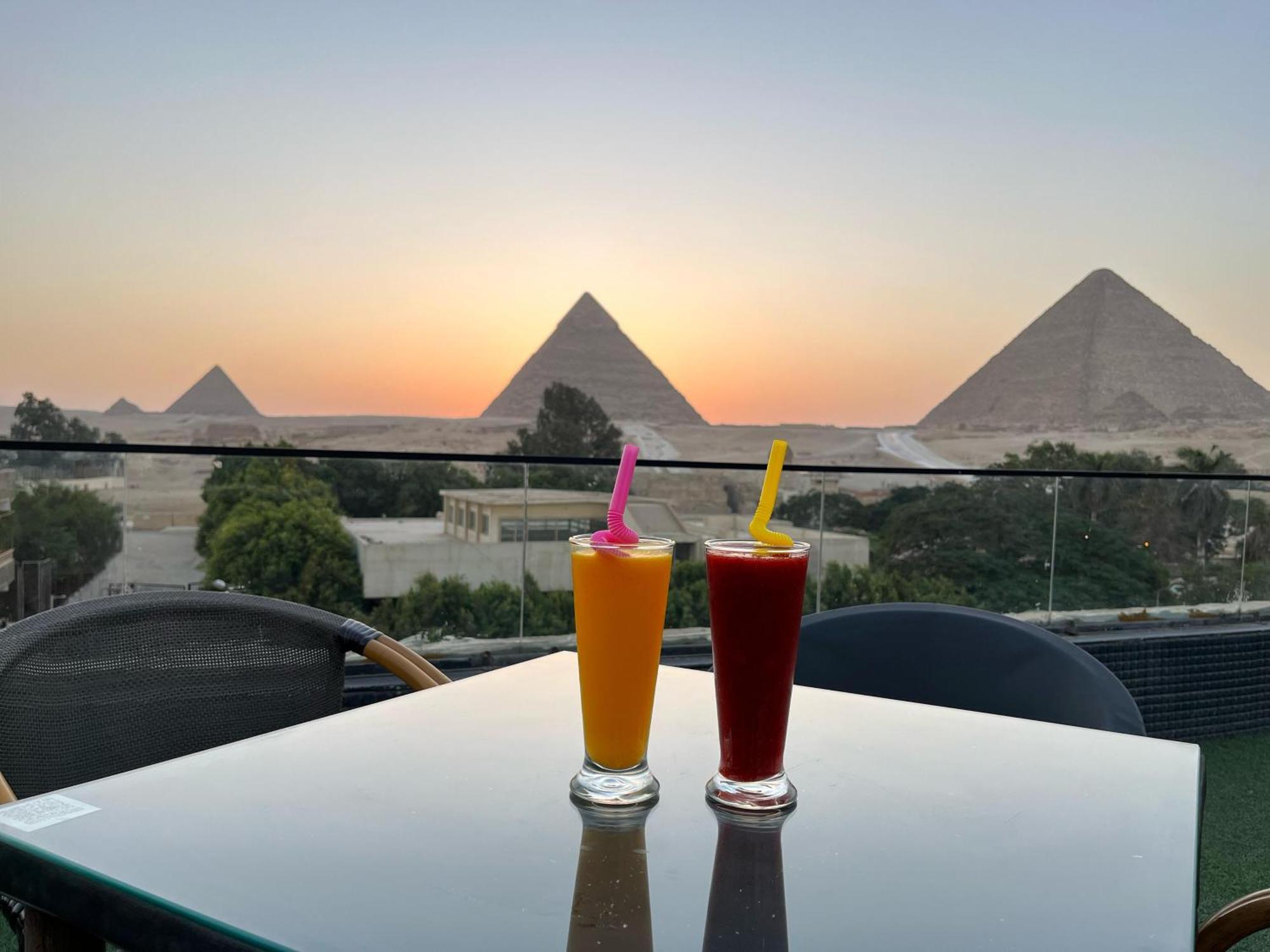 Shadow Pyramids Suites And Jacuzzi Kafrat al Jabal Exterior foto